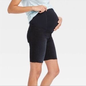 NWT Isabel Maternity Black Denim Bermuda Frayed Edge Maternity Shorts, size 8